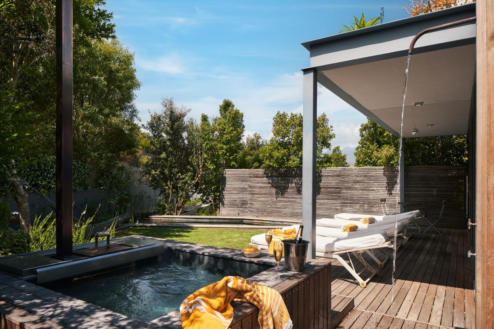 Spanish Farm Guest By Raw Africa Collection 4* Somerset West